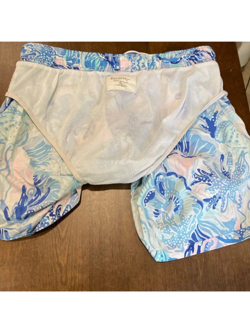 Lilly Pulitzer Capri Swim Trunks Men's‎ Size XL Blue Pink Coral Reef Print Beach
